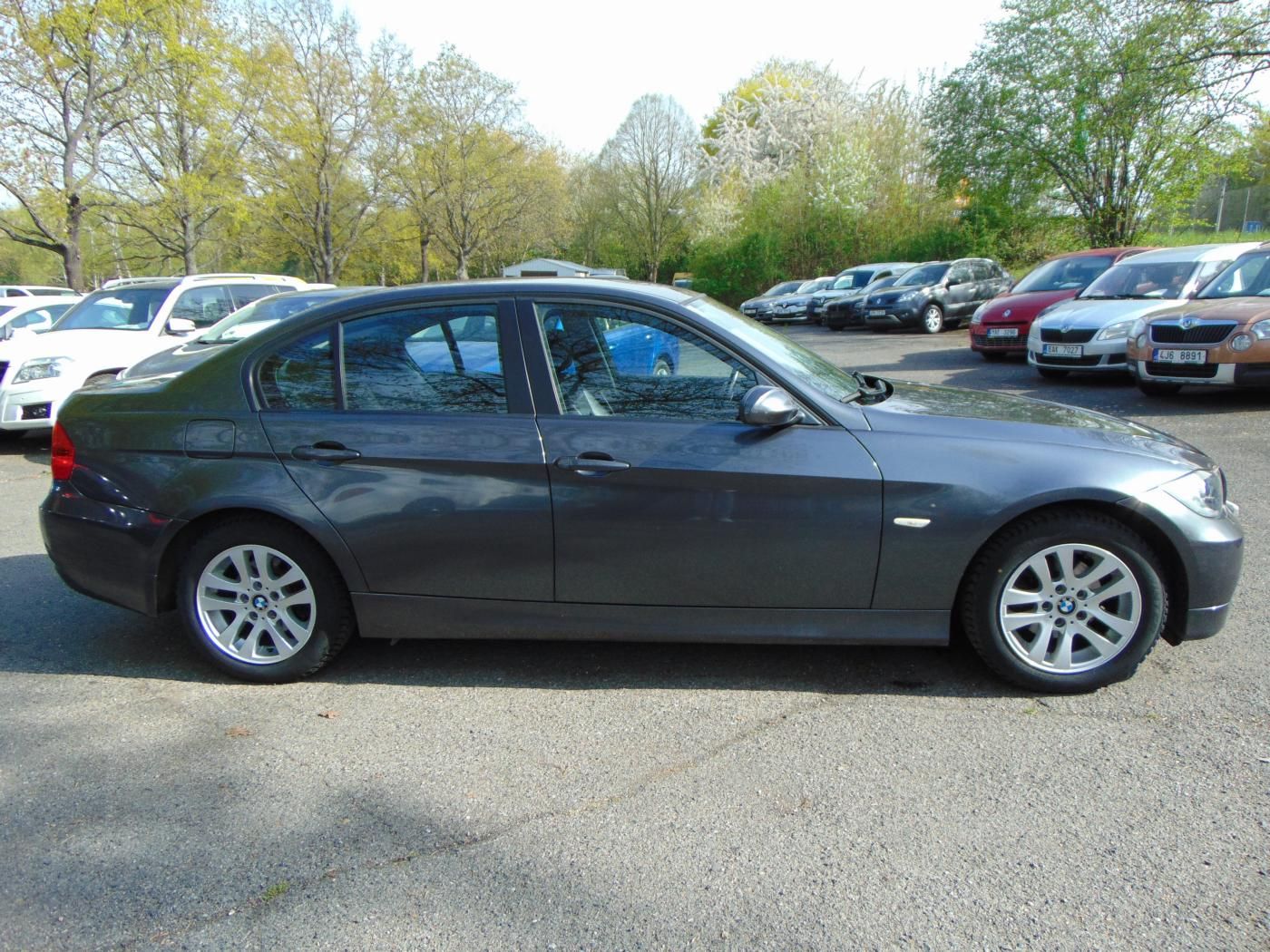 BMW Řada 3, 2,0 2.0i SERVISKA,KLIMA,MANUAL - fotka 4