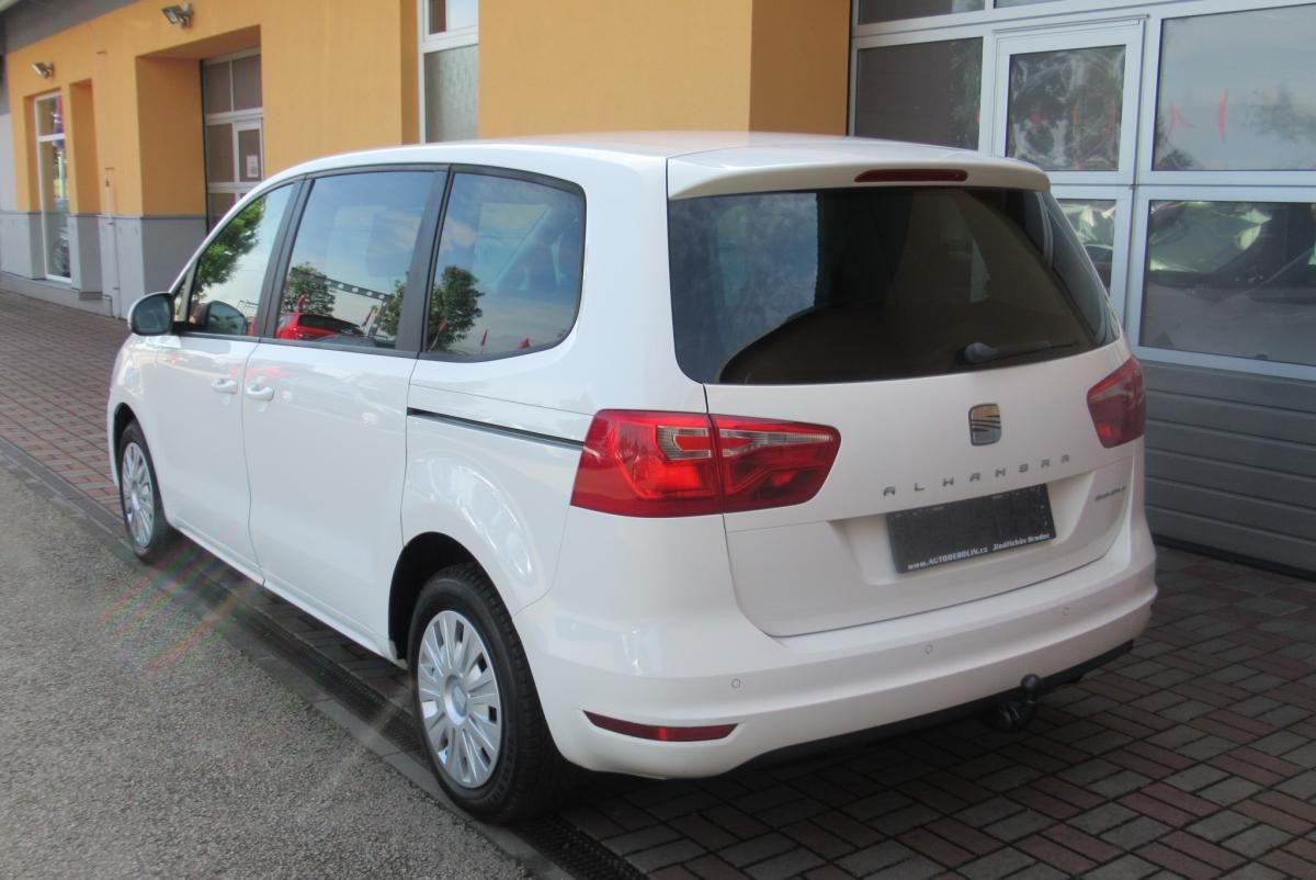 Seat Alhambra, 2.0 TDI AUT. KLIMA TAŽNÉ - fotka 2