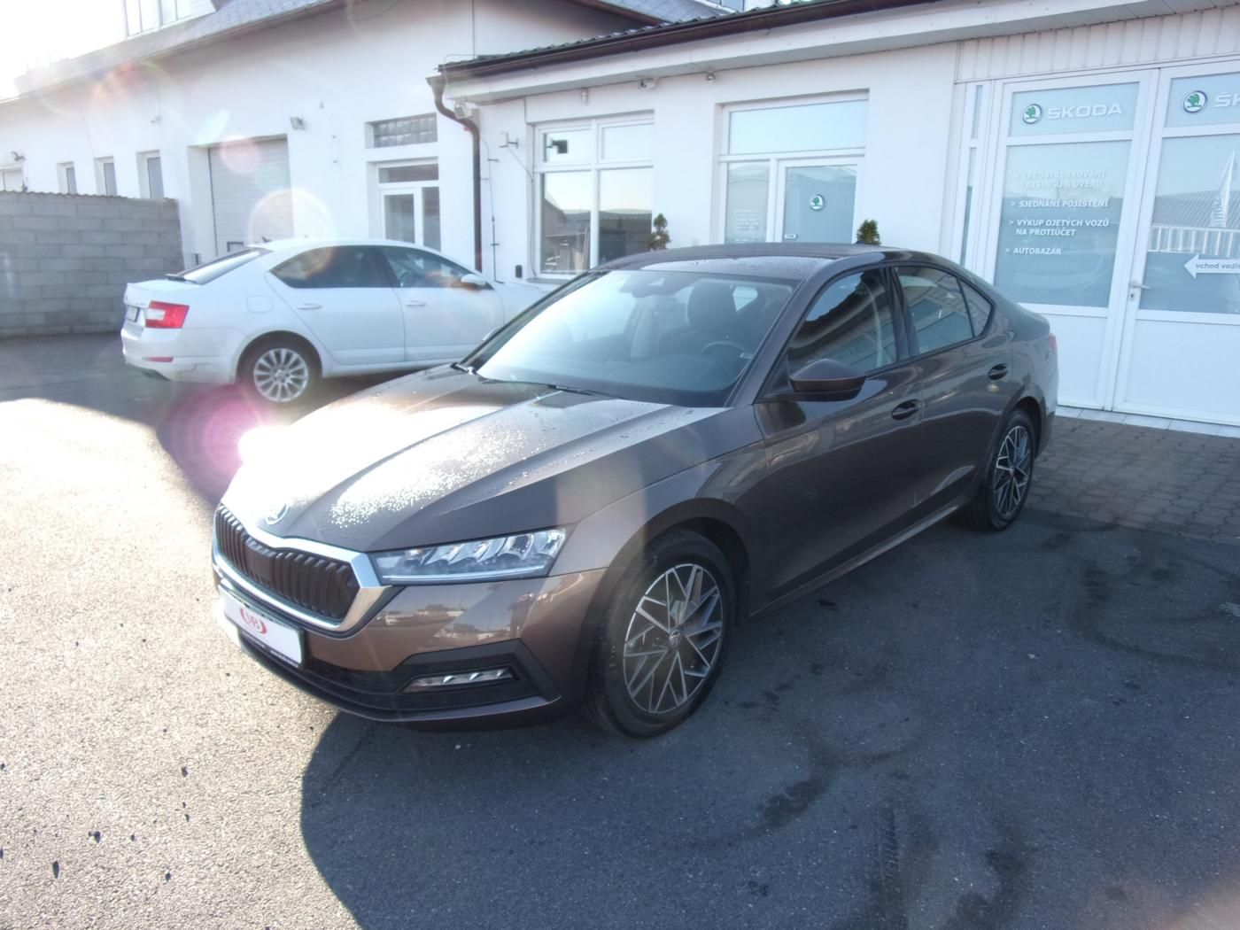 Škoda Octavia, 2,0 TDI Ambition 85kW - fotka 2