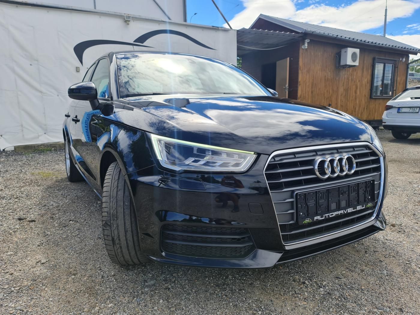 Audi A1, 1,0 TFSi  LED světla, NAVI, - fotka 3