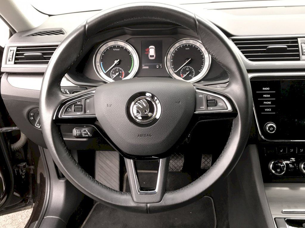 Škoda Superb, iV Style 1.4TSi 160kW 6DSG+NAV - fotka 6