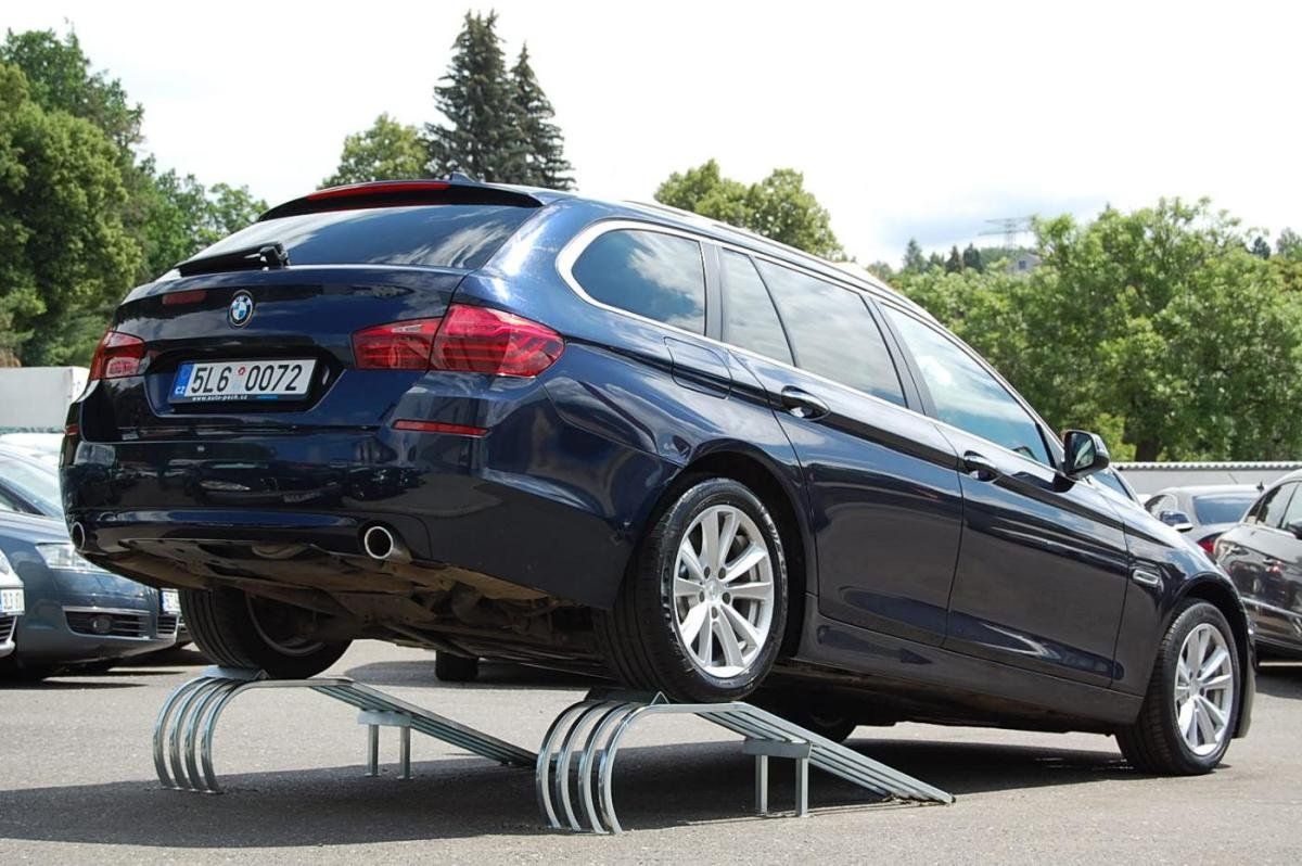 BMW Řada 5, 535d xDrive, 230 kW - fotka 4