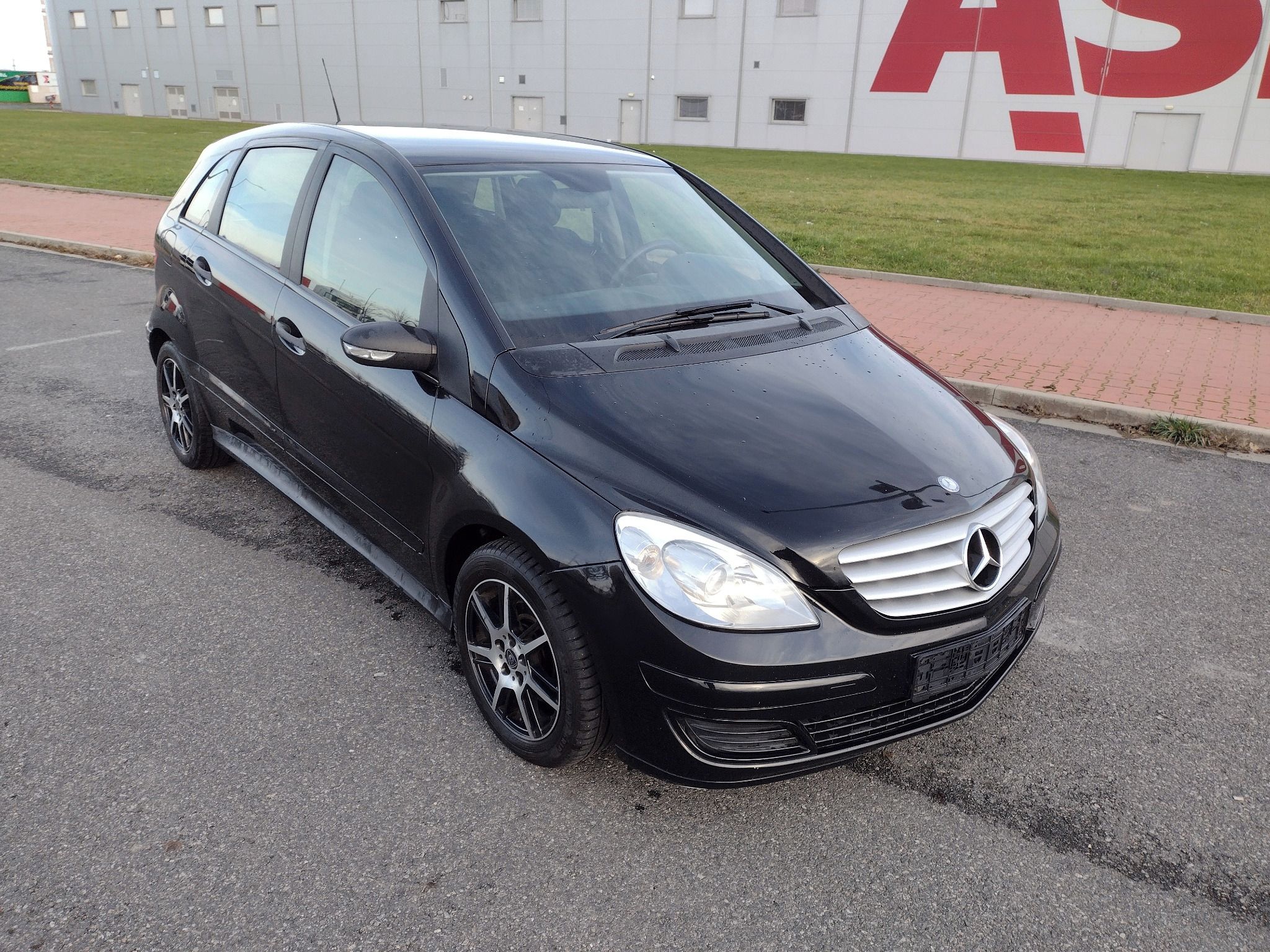 Mercedes-Benz Třídy B, 180 CDI 80kW KLIMA SERVIS.KN. - fotka 2