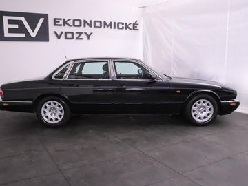 4.0 V8 SOVEREIGN TOP