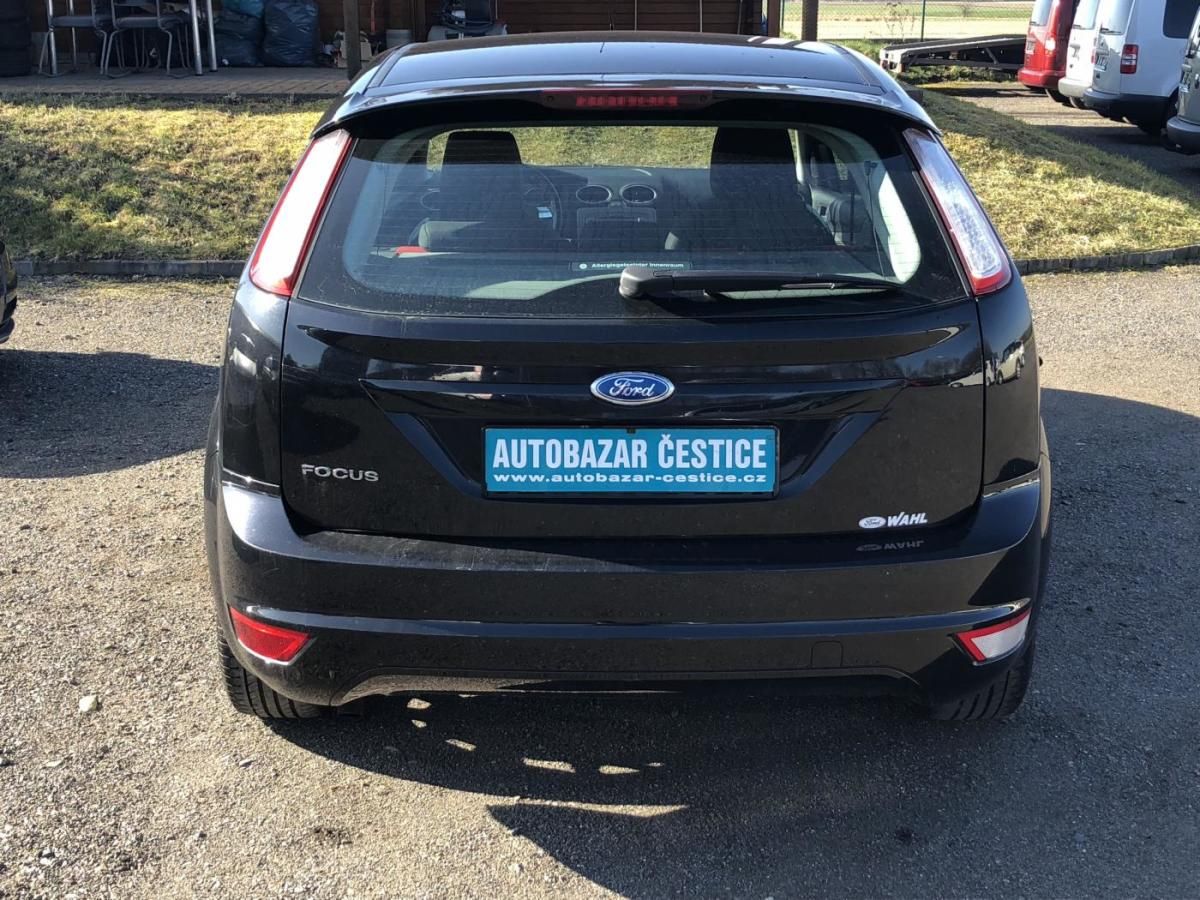 Ford Focus, 1,6i 16V SPORT - fotka 3