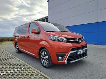 Toyota Proace Verso, 2.0D FAMILY+COMFORT! REZERVACE