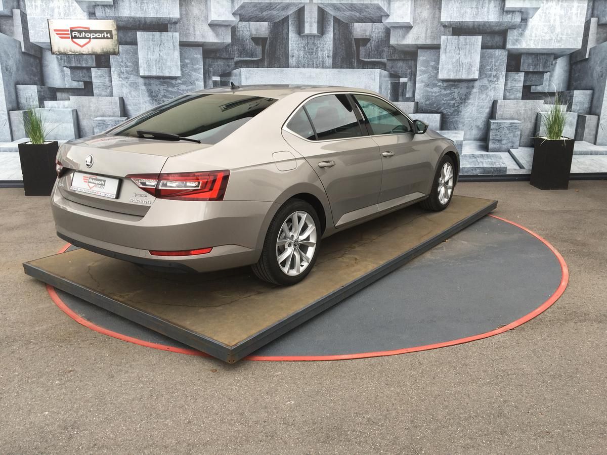 Škoda Superb, 2.0TDi,140KW,STYLE - fotka 6