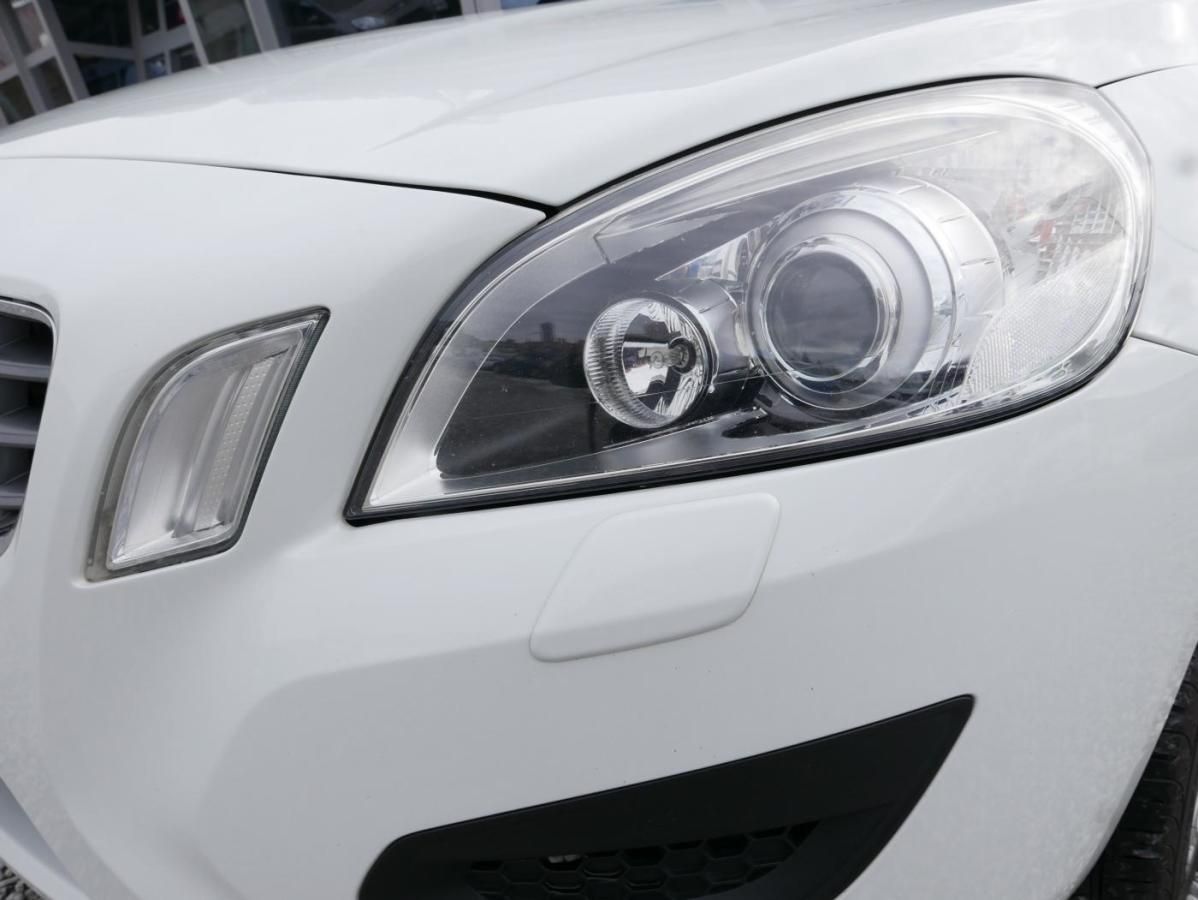 Volvo V60, 2,0T 203PS Xenony/Navi - fotka 2
