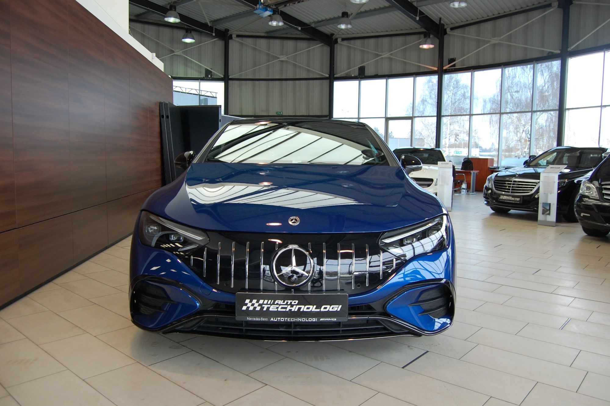 Mercedes-Benz EQE - fotka 3