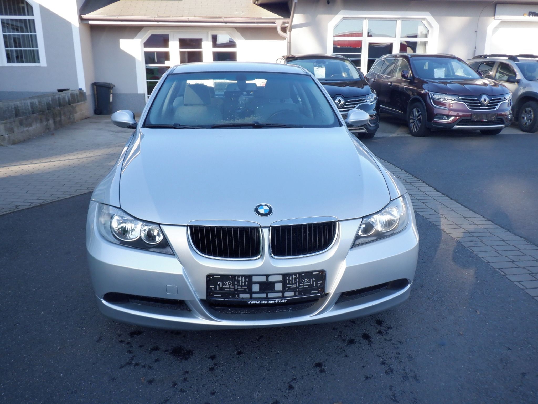 BMW Řada 3, 2.0i - fotka 2