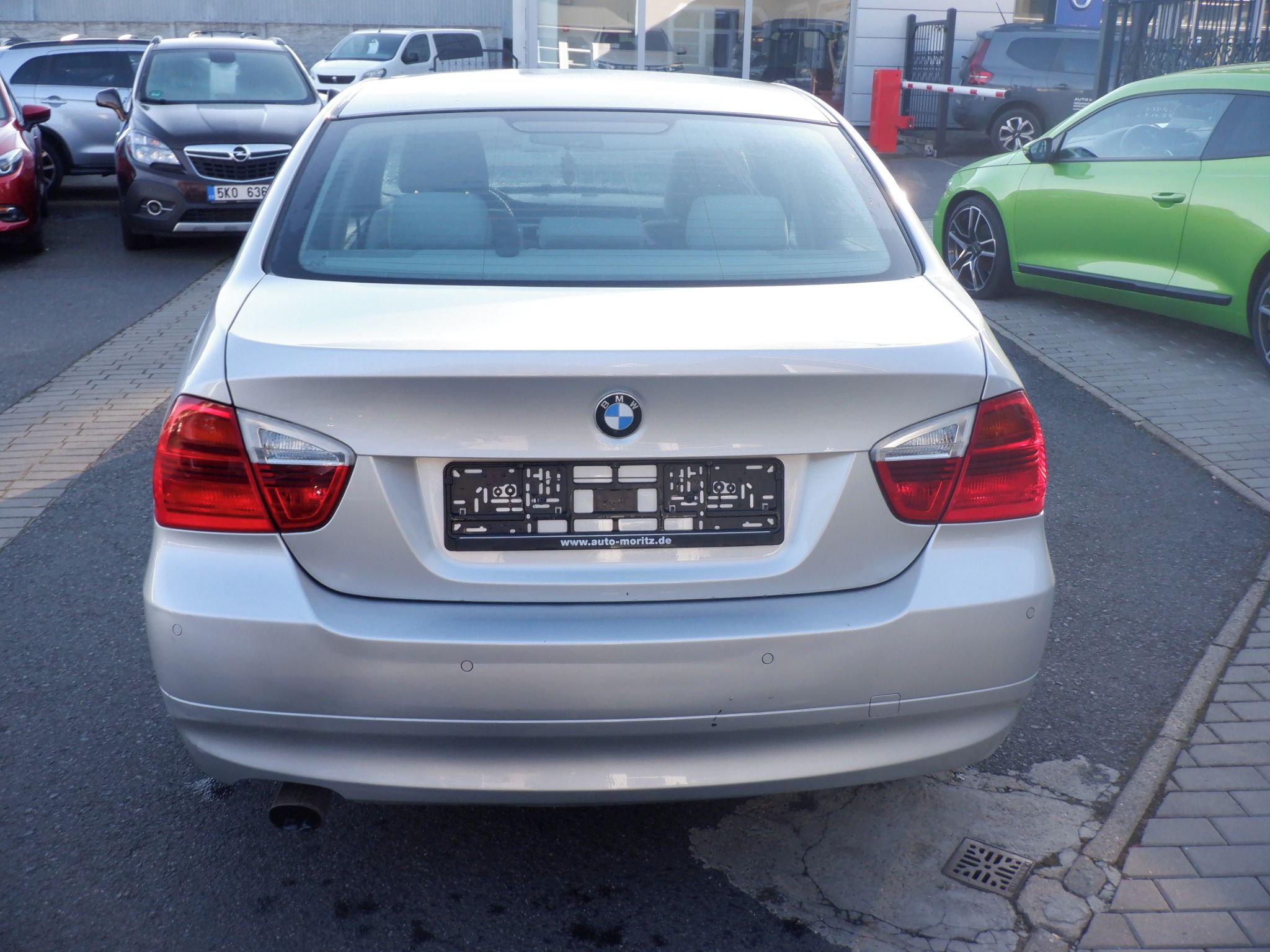 BMW Řada 3, 2.0i - fotka 5