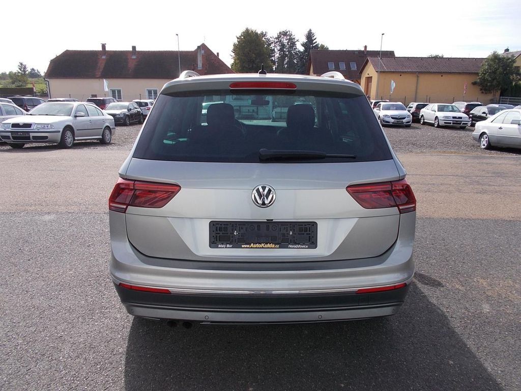 Volkswagen Tiguan, 2,0 TDI, 140kW,4X4,LED,Pano - fotka 6