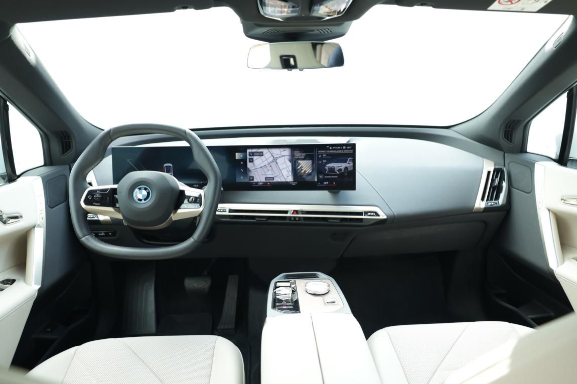 BMW iX, xDrive50 - fotka 6