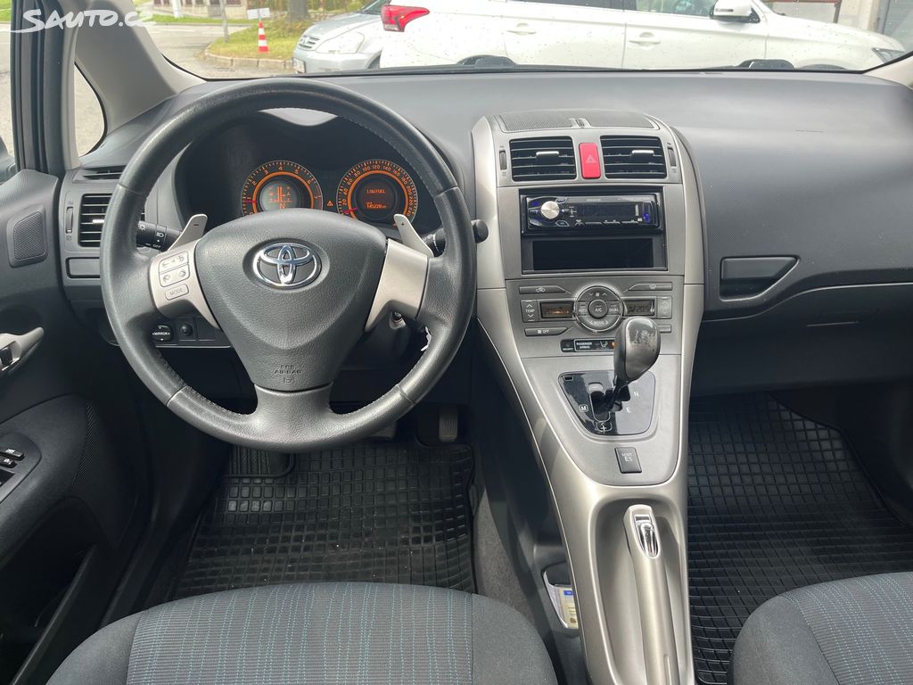 Toyota Auris, fotka 12