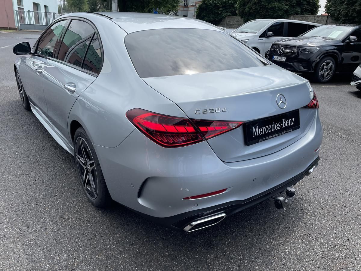 Mercedes-Benz Třídy C, C 220 d 4MATIC - fotka 5