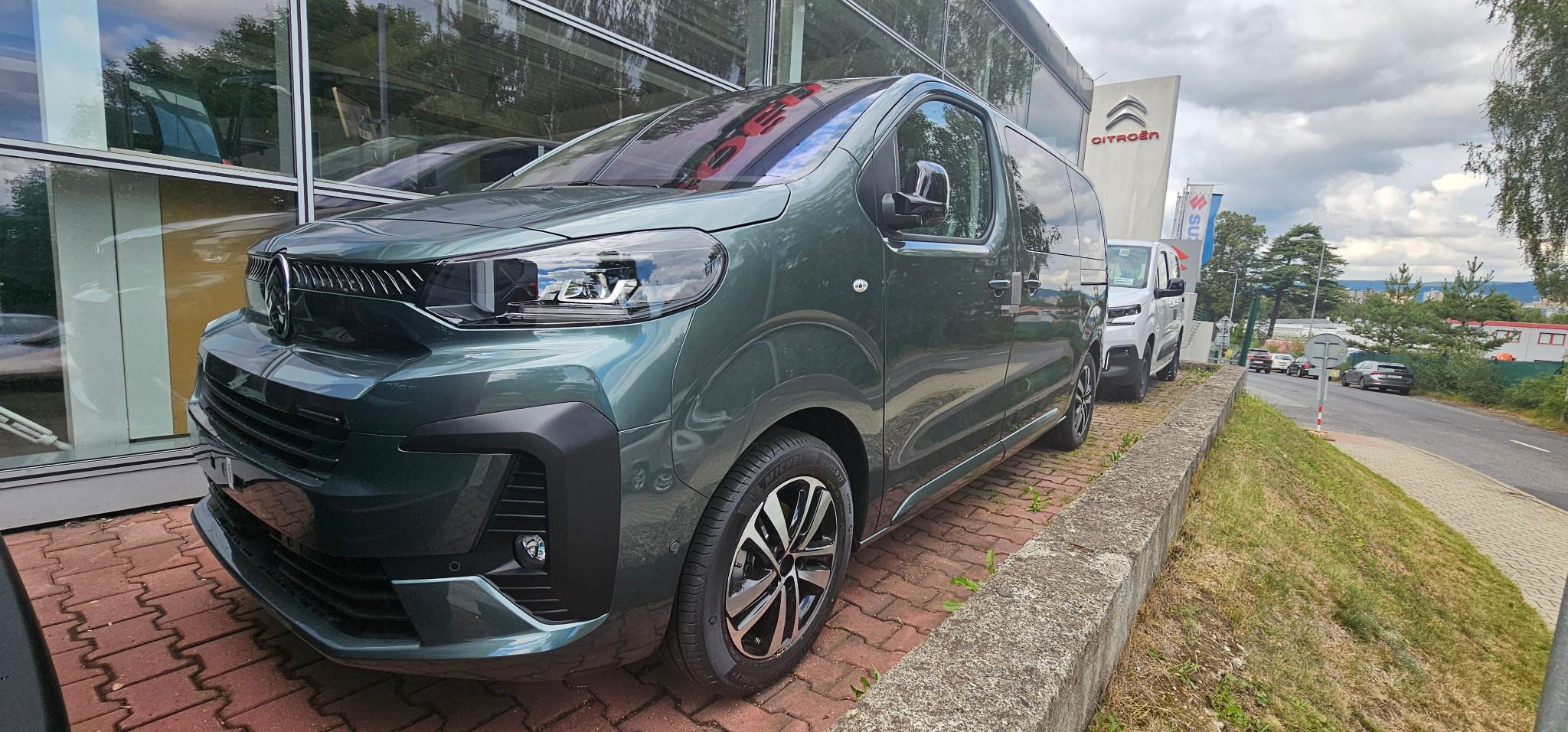 Citroën SpaceTourer, SPACETOURER FEEL XL 2.0 EAT8 - fotka 3