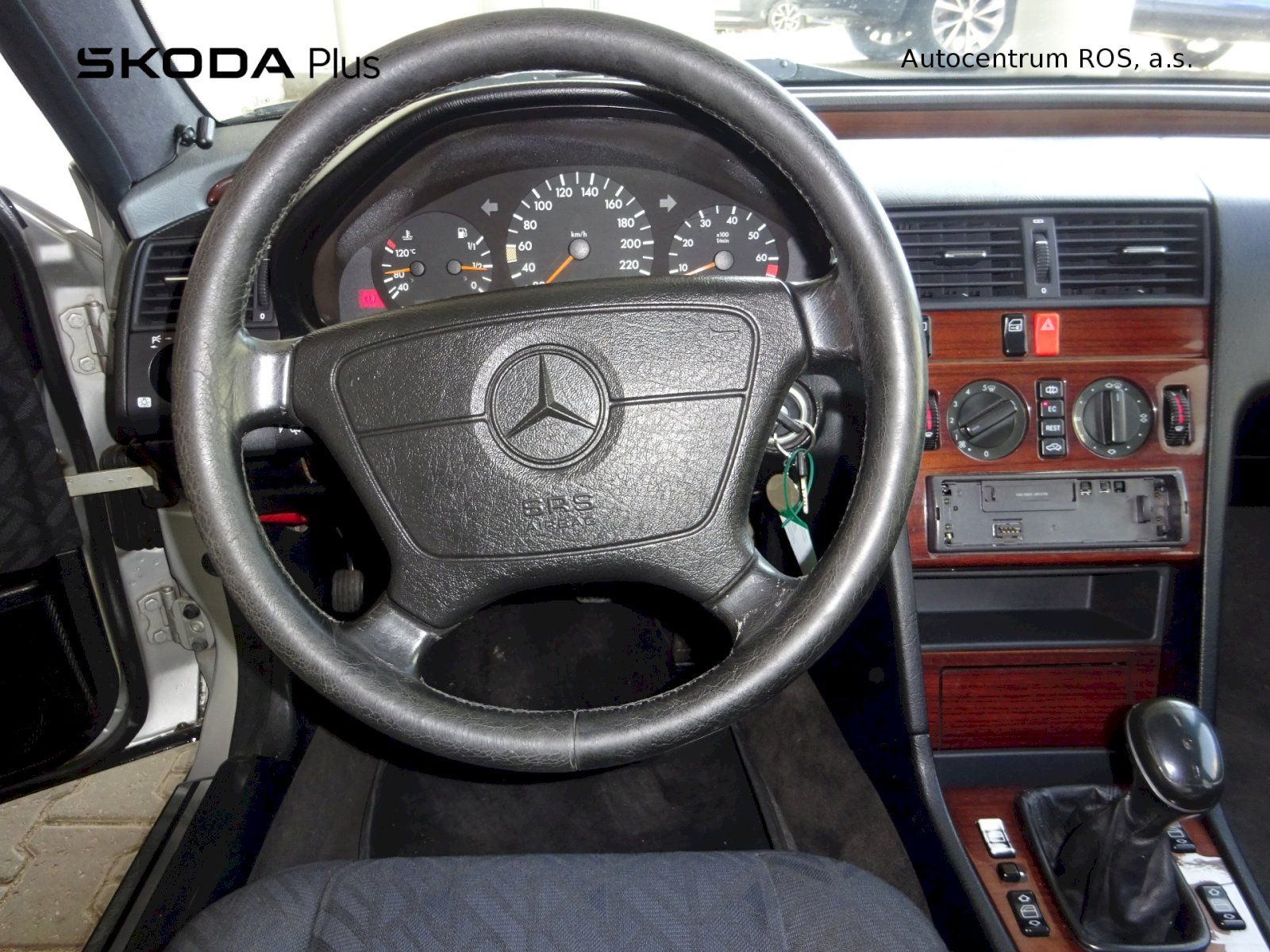 Mercedes-Benz Třídy C, 180 Elegance - man. převodovka - fotka 5