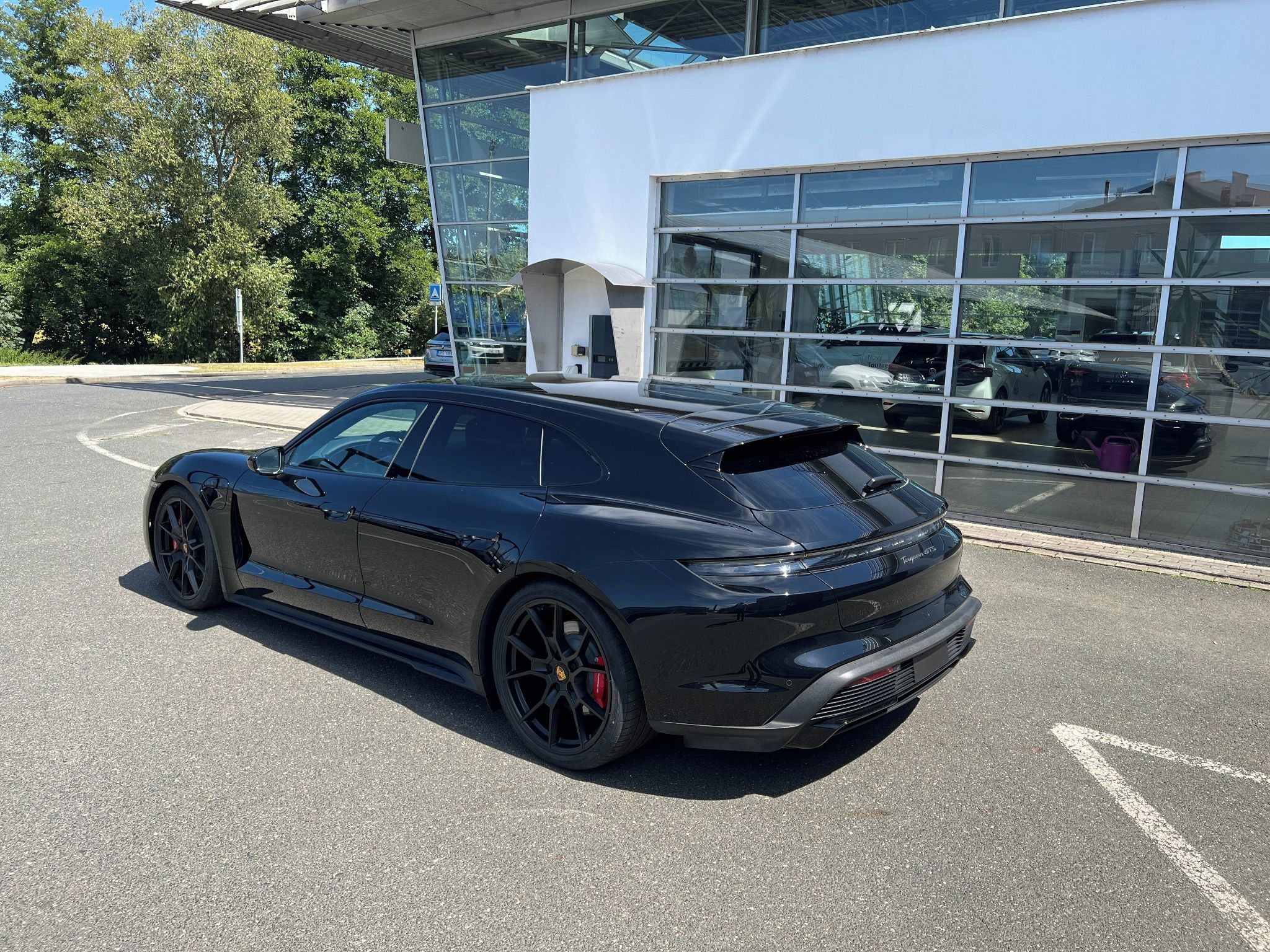Porsche Taycan, GTS Sport Turismo - fotka 3