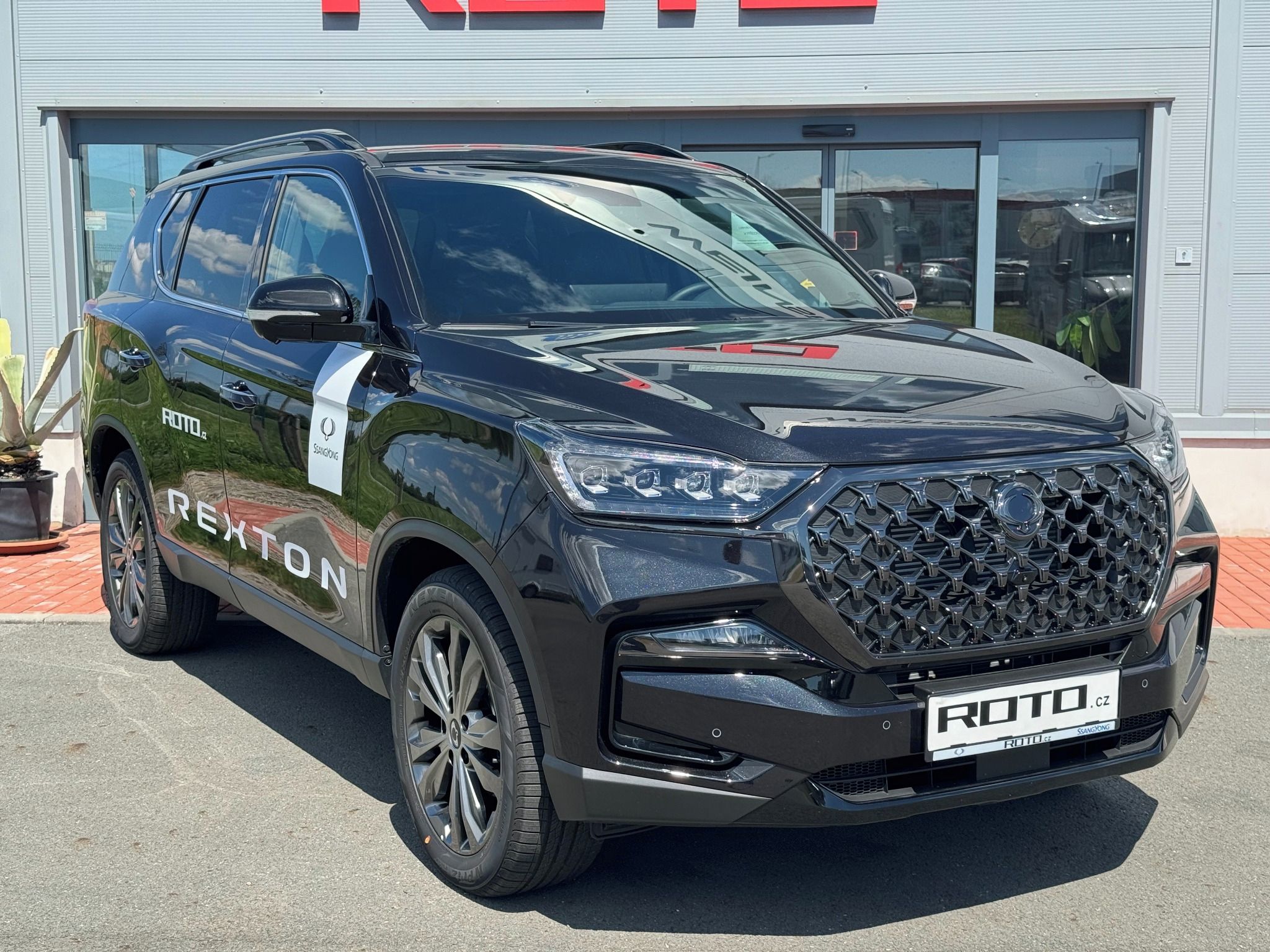 SsangYong Rexton, 8AT; 4x4; BLACK EDITION - fotka 2