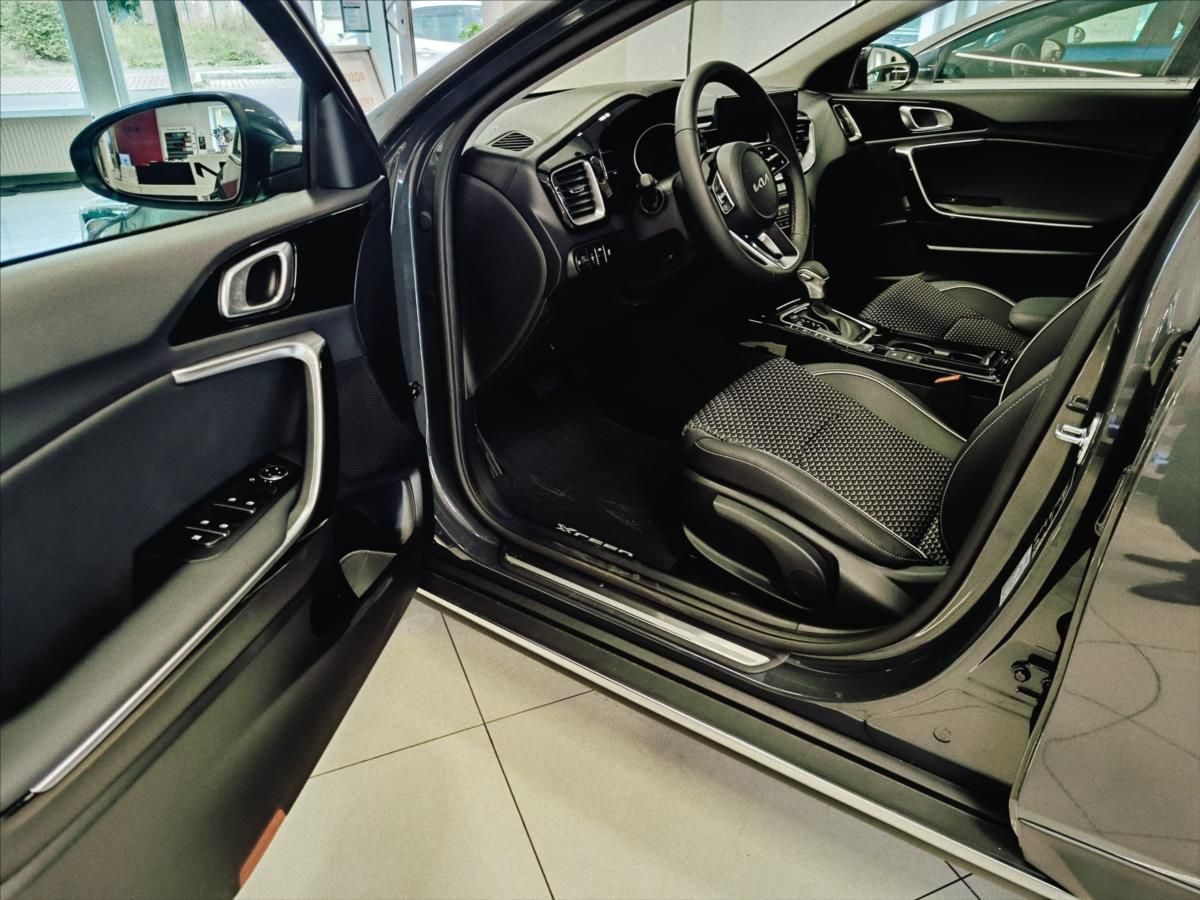Kia XCee´d, 1,5 CD  T-GDi GPF 7DCT TOP - fotka 4