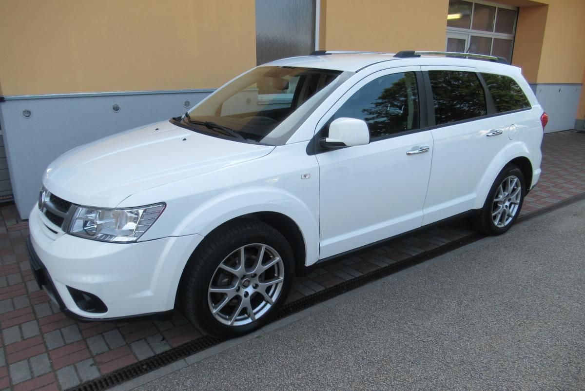 Fiat Freemont, 2.0 MJT 4x4 AUTOMAT NAVIGACE - fotka 4