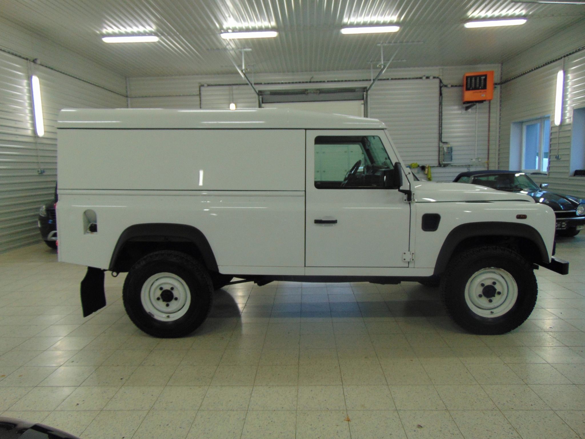 Land Rover Defender, 2.2 TD4 HARDTOP KLIMA - DPH - fotka 6