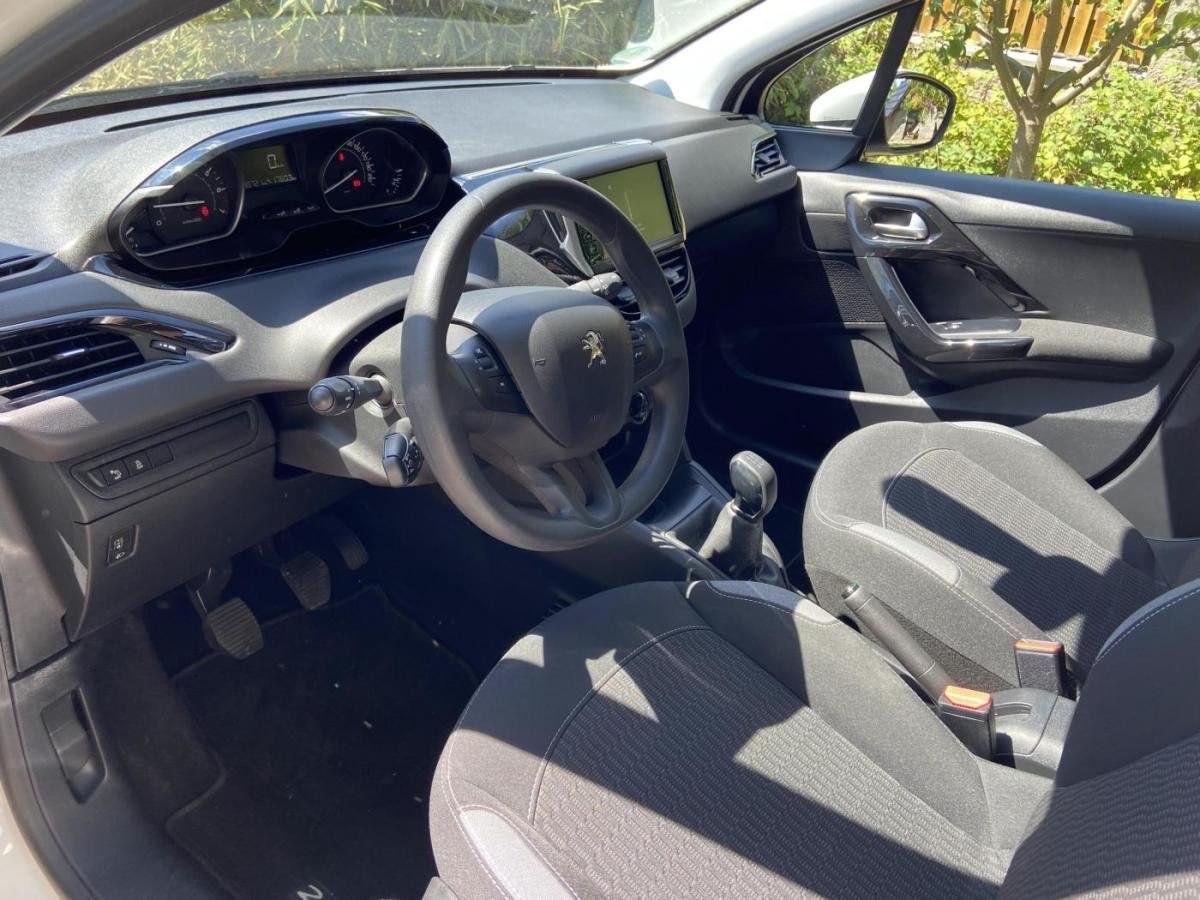 Peugeot 208, 1,2i 60kw
