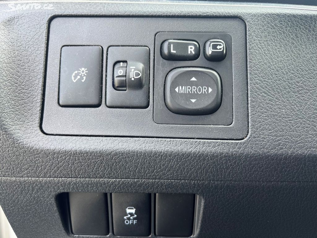 Toyota Verso, fotka 17