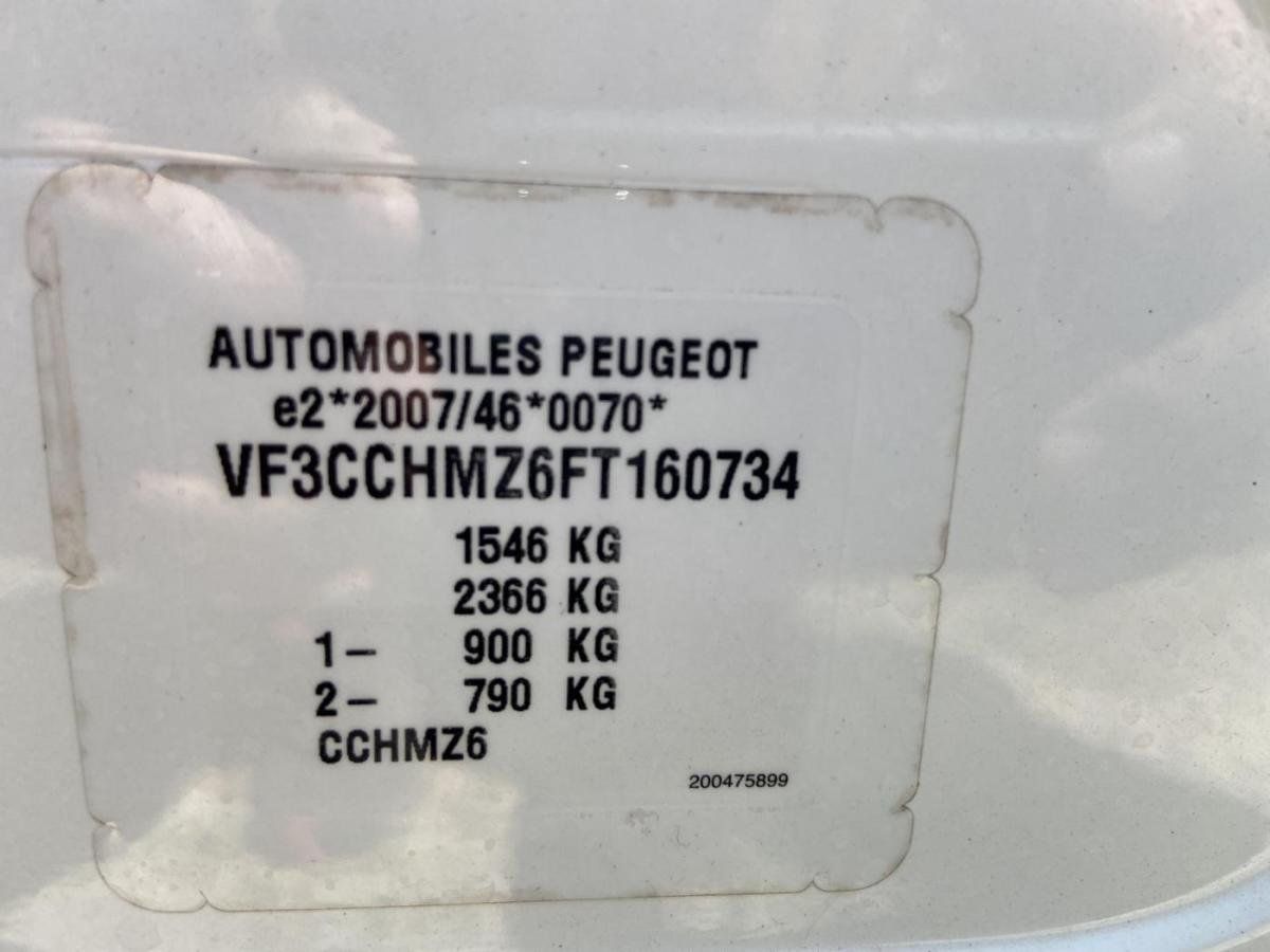 Peugeot 208, 1,2i 60kw - fotka 6