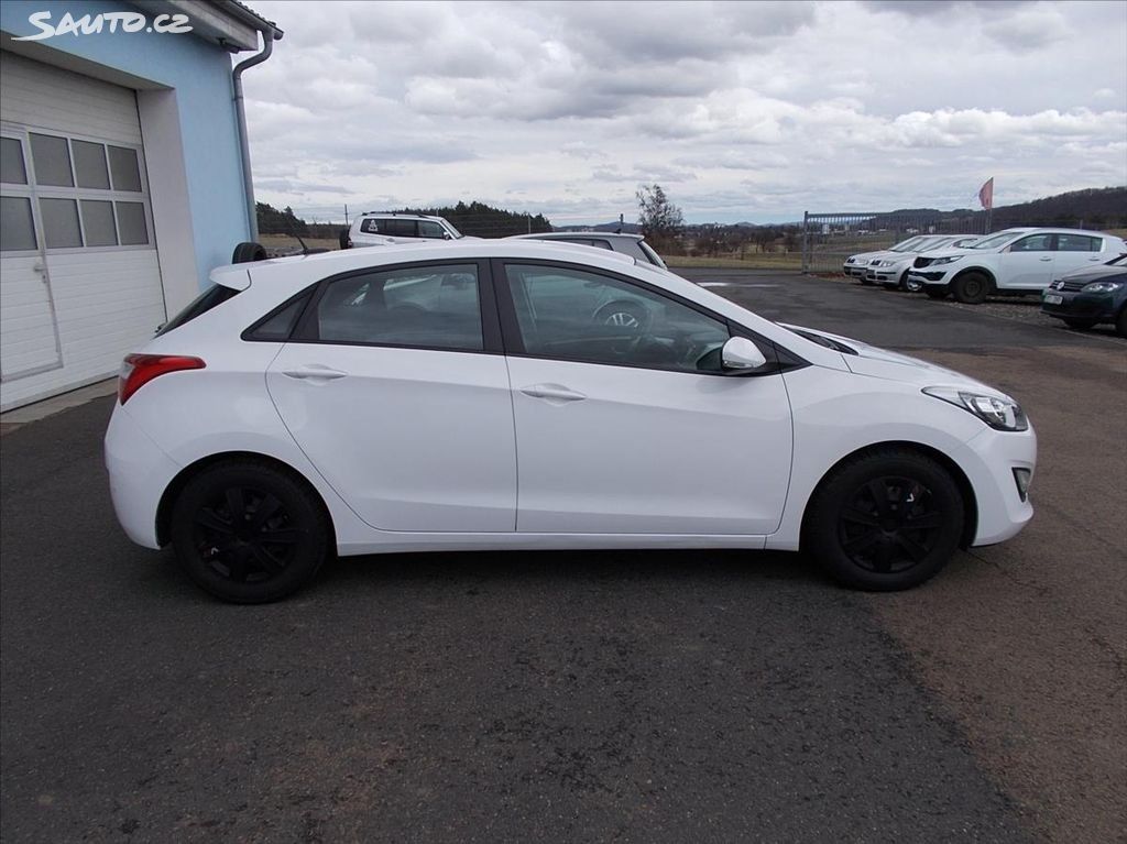 Hyundai i30, 1,6 CRDi 81kW , Navi, Kamera - fotka 4