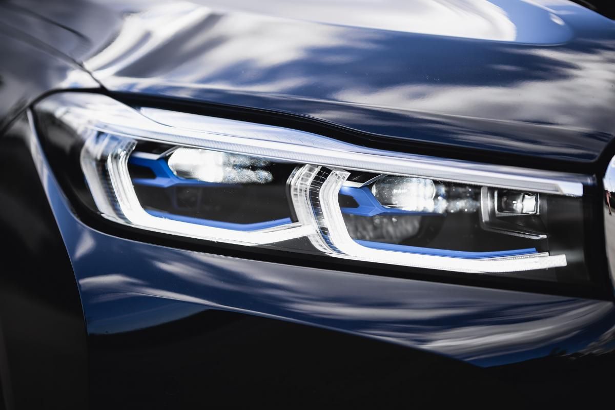 BMW Řada 7, 750i 390kW xDrive Laser 1maj - fotka 3