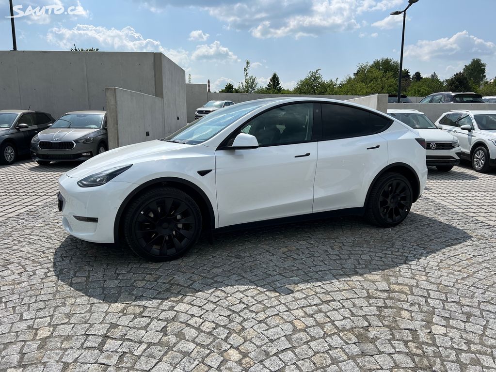 Tesla Model Y 4x4 Dual Motor Long Range Sauto.cz