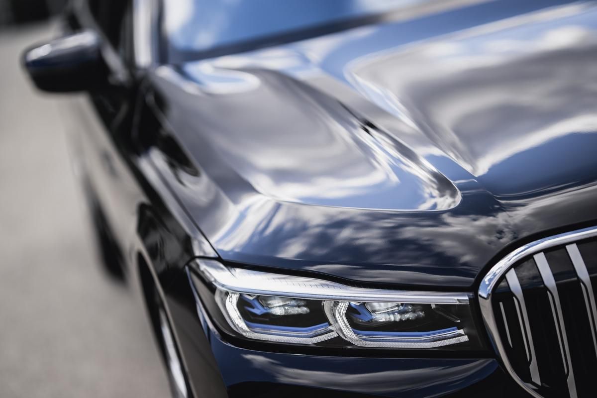 BMW Řada 7, 750i 390kW xDrive Laser 1maj - fotka 2