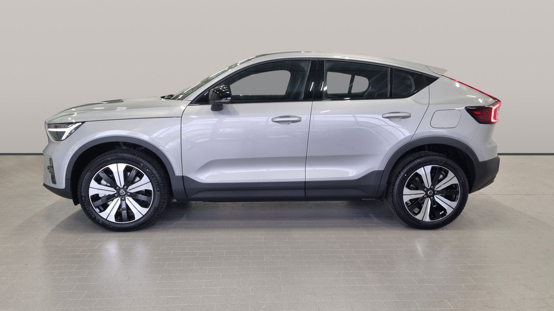 Volvo C40, RECHARGE FWD PLUS - fotka 6