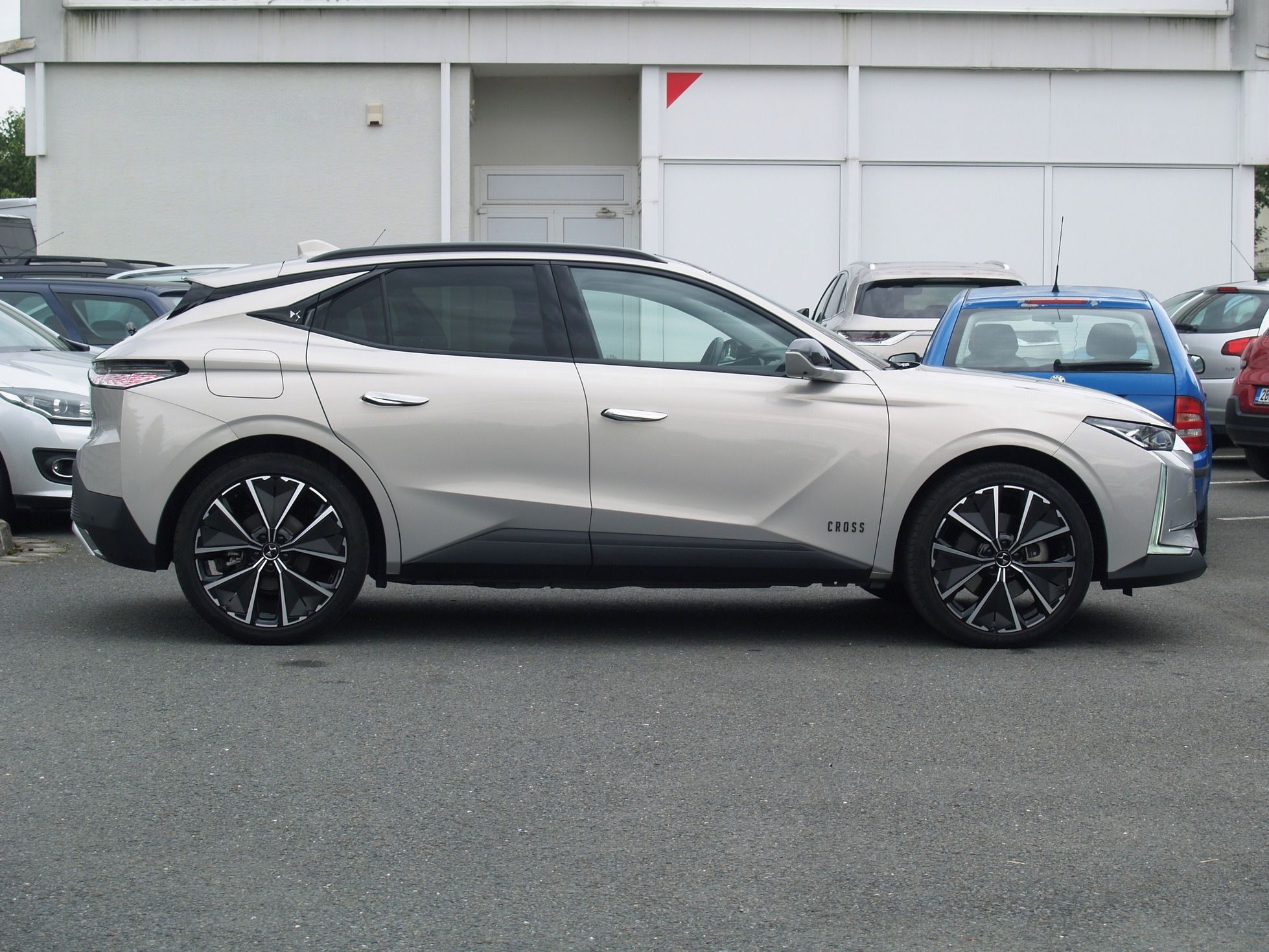 DS 4, RIVOLI CROSS E-TENSE 225 - fotka 4