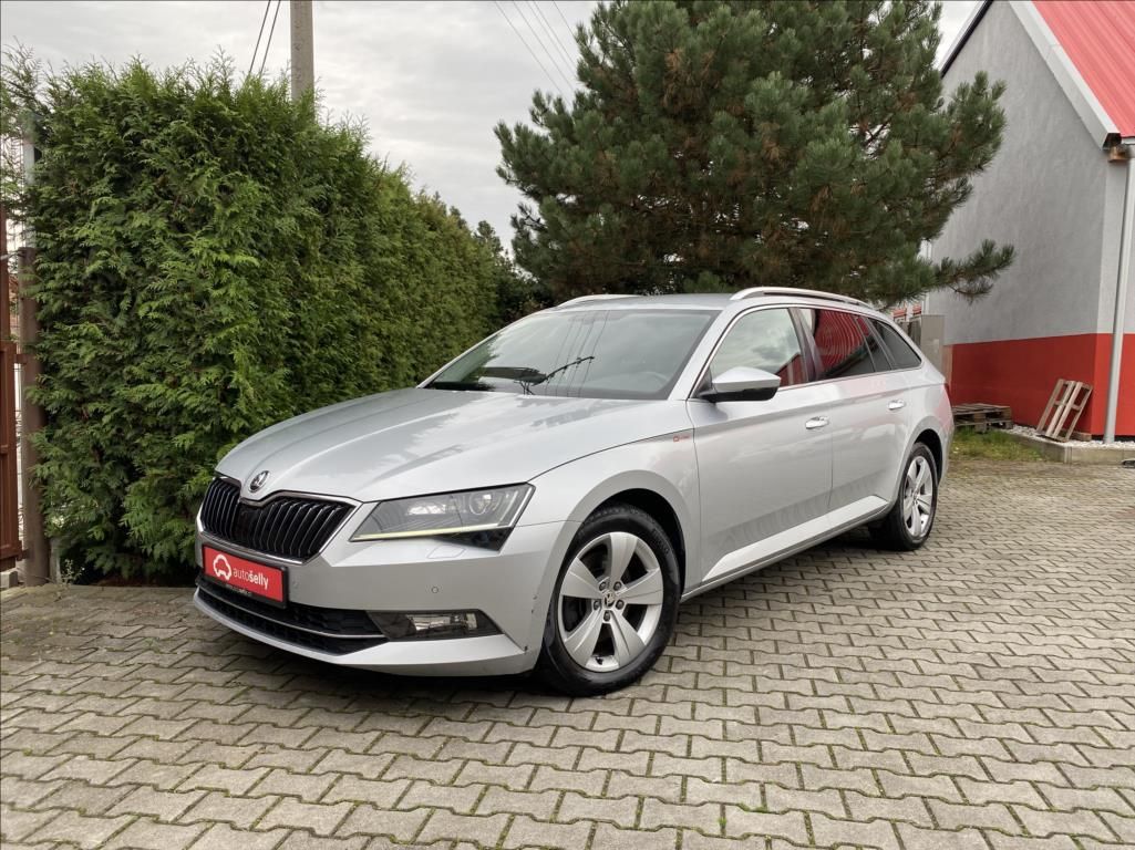 Škoda Superb, 2,0 TDi  EXECUTIVE / DSG / NAV