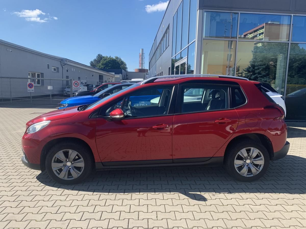 Peugeot 2008, ACTIVE 1.2i 81kW Automat Čr - fotka 4