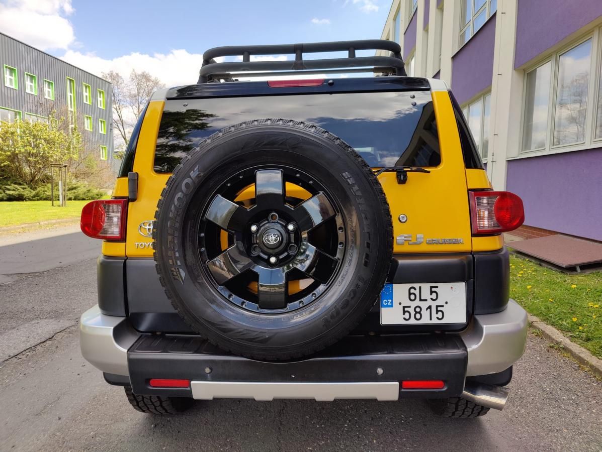 Toyota FJ Cruiser, Cruiser 4,0 VVT-i V6 4WD - fotka 4