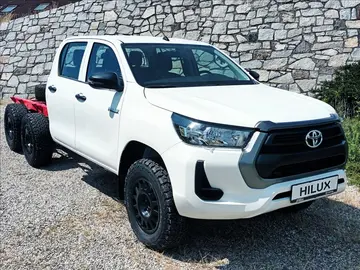 Toyota Hilux, 2,4 D-4D 6MT Live 6x6  DC