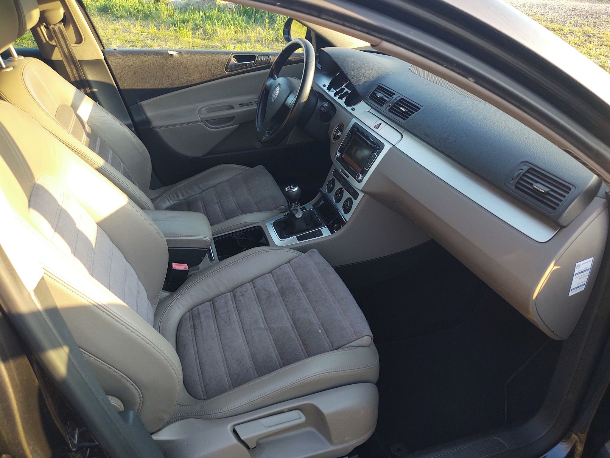 Volkswagen Passat, 2,0 TDI Higline CZ původ - fotka 6