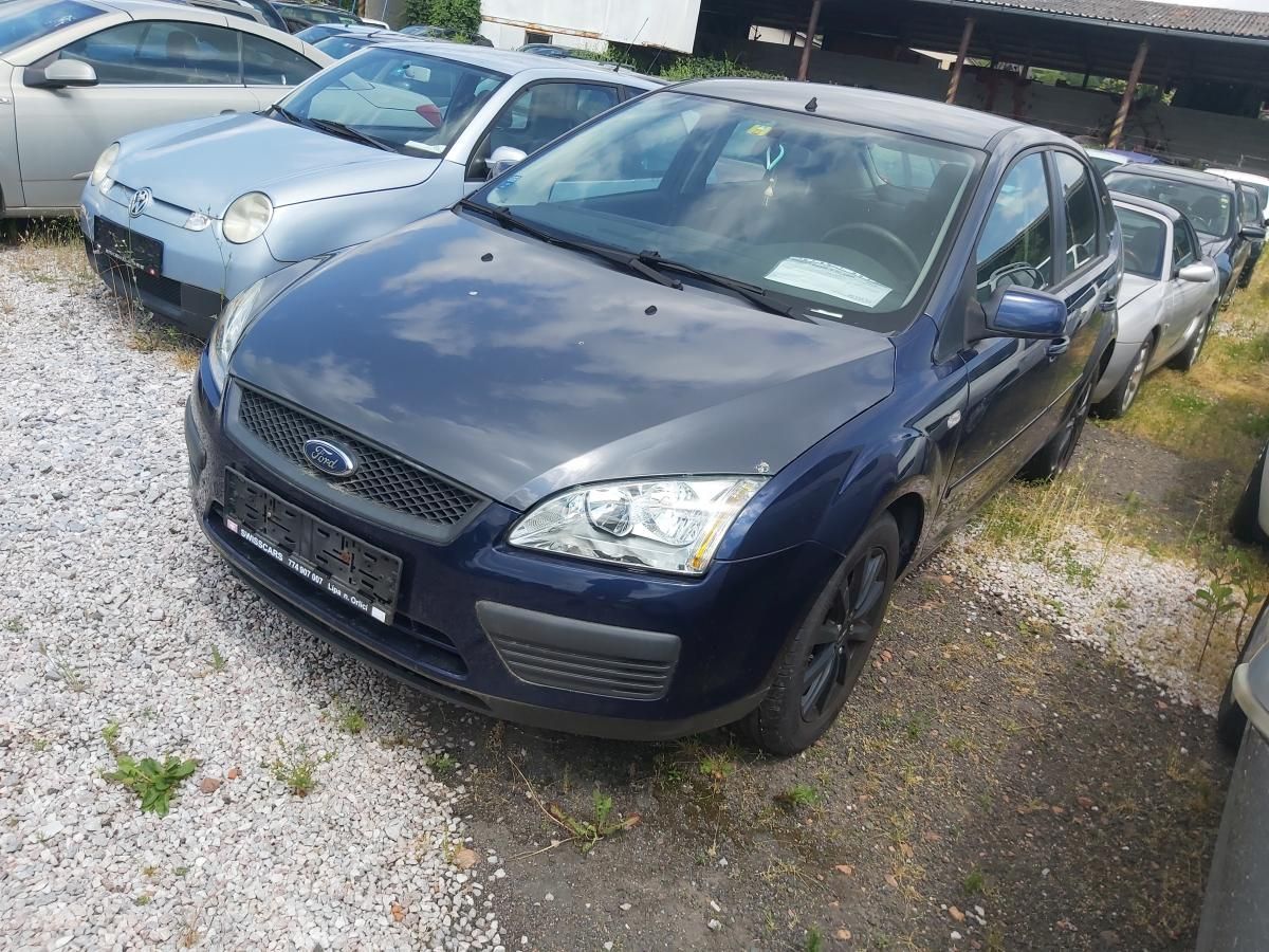 Ford Focus, 1,6i 16V - fotka 3
