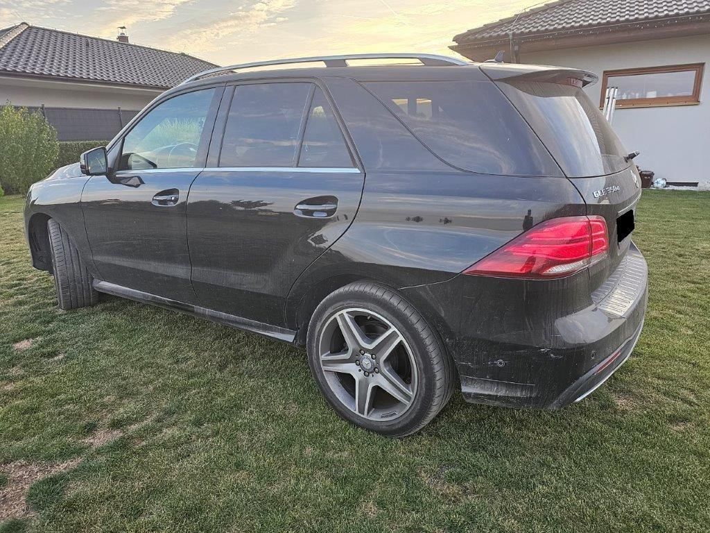 Mercedes-Benz GLE, 350d 4M AMG - fotka 4