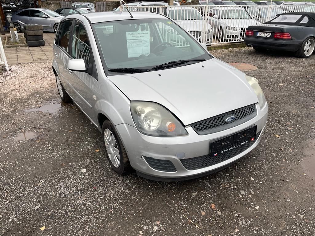 Ford Fiesta, 1,4 16V 59 KW - fotka 4