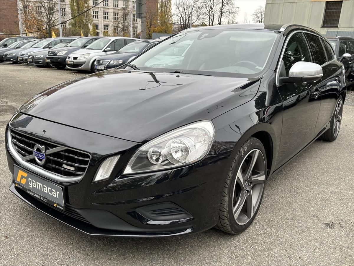 Volvo V60, 2,4 158kw+R.design+manual ! - fotka 2