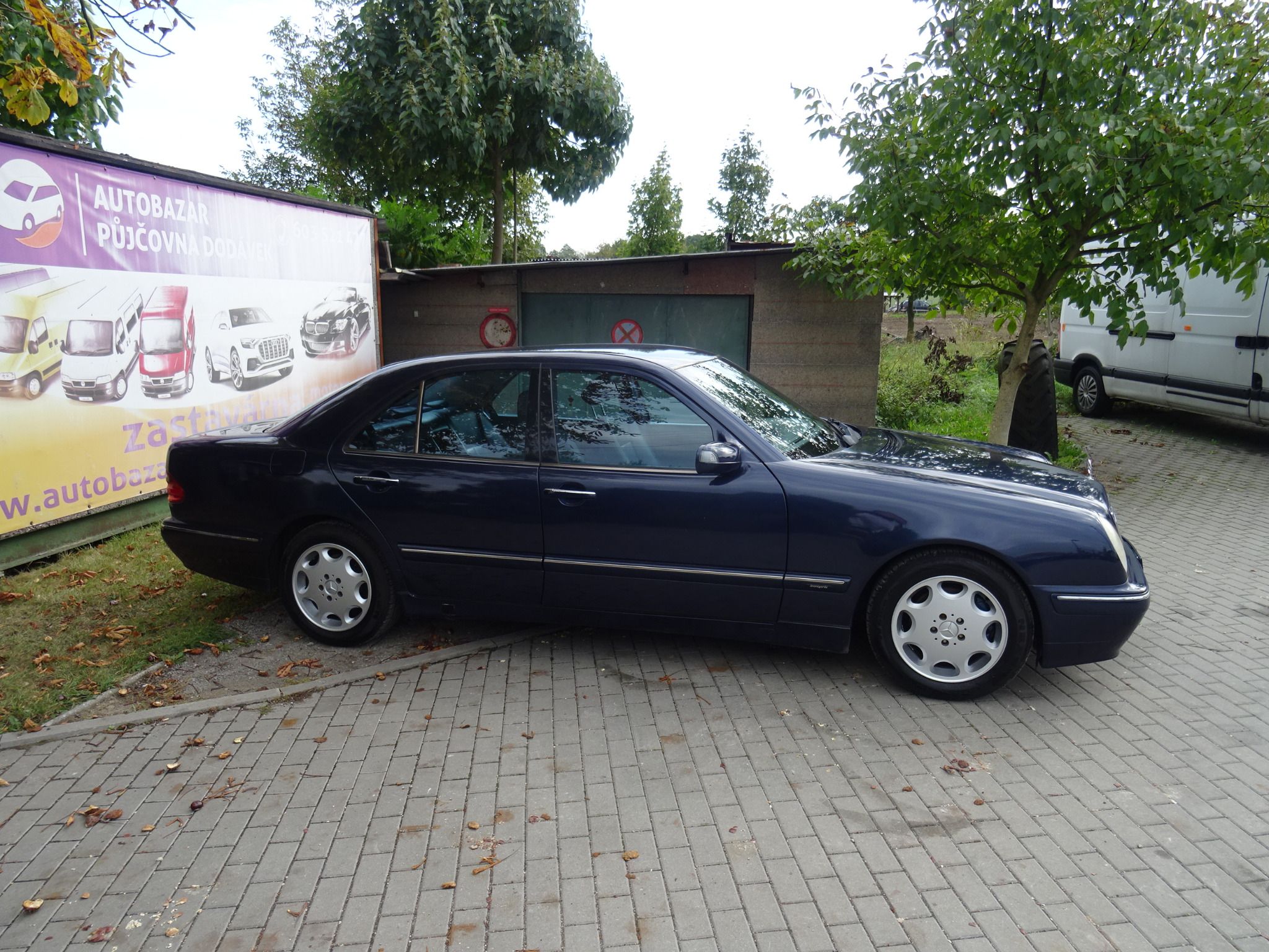 Mercedes-Benz Třídy E, 200 kompressor NOVÁ STK !!! - fotka 3