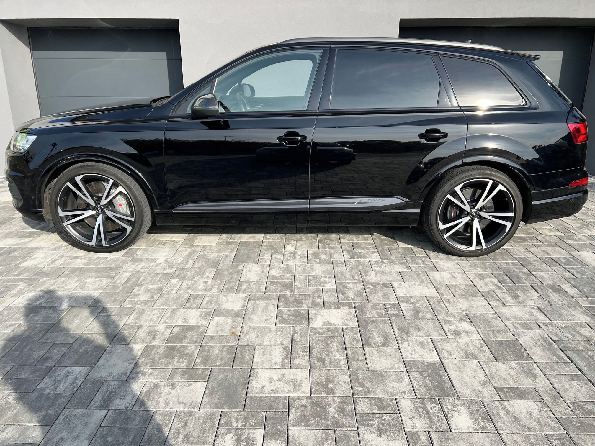 Audi SQ7, Audi exclusive+ceramic+7míst - fotka 2