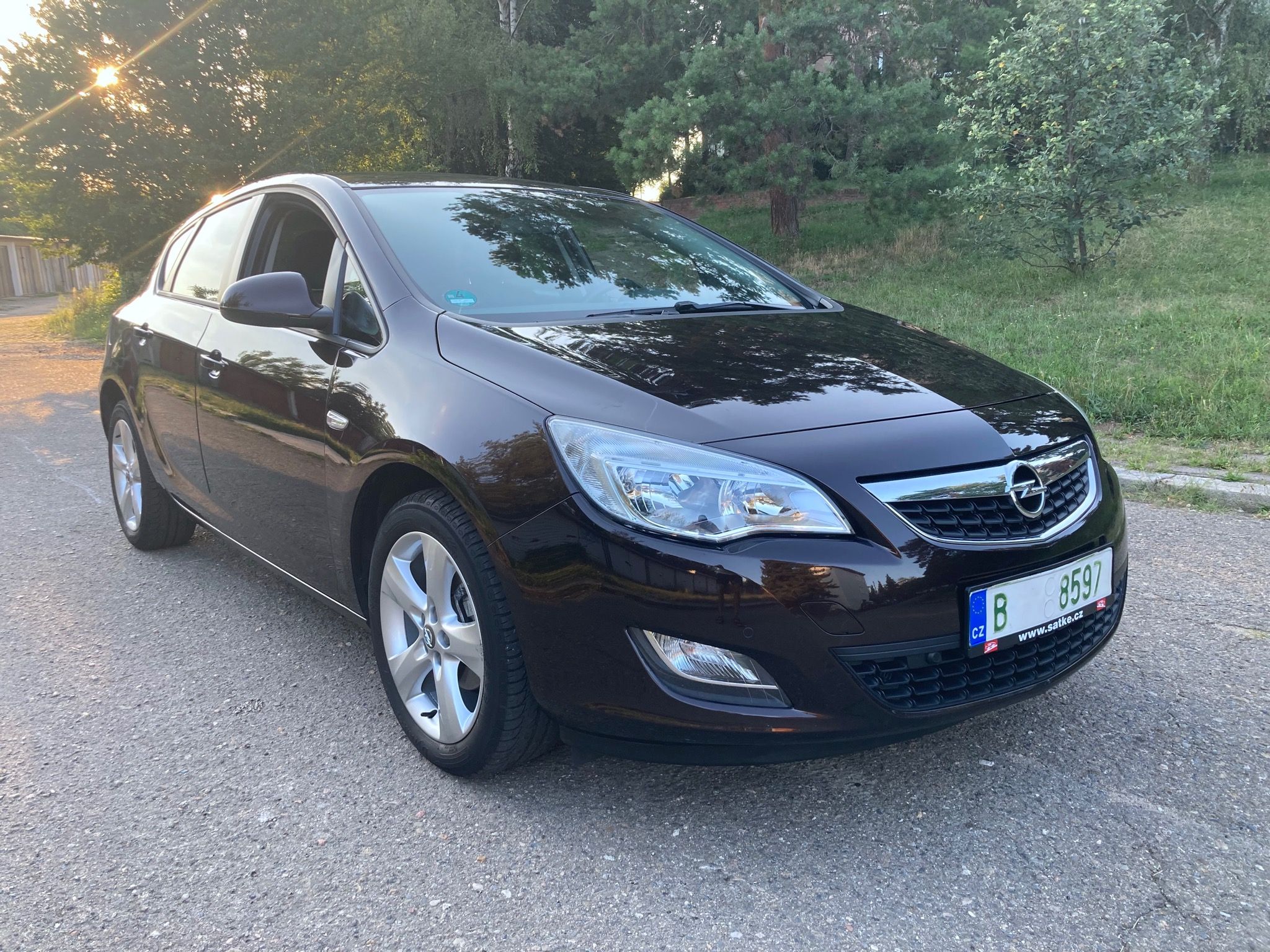 Opel Astra, Turbo, integrovaný nosič kol - fotka 3