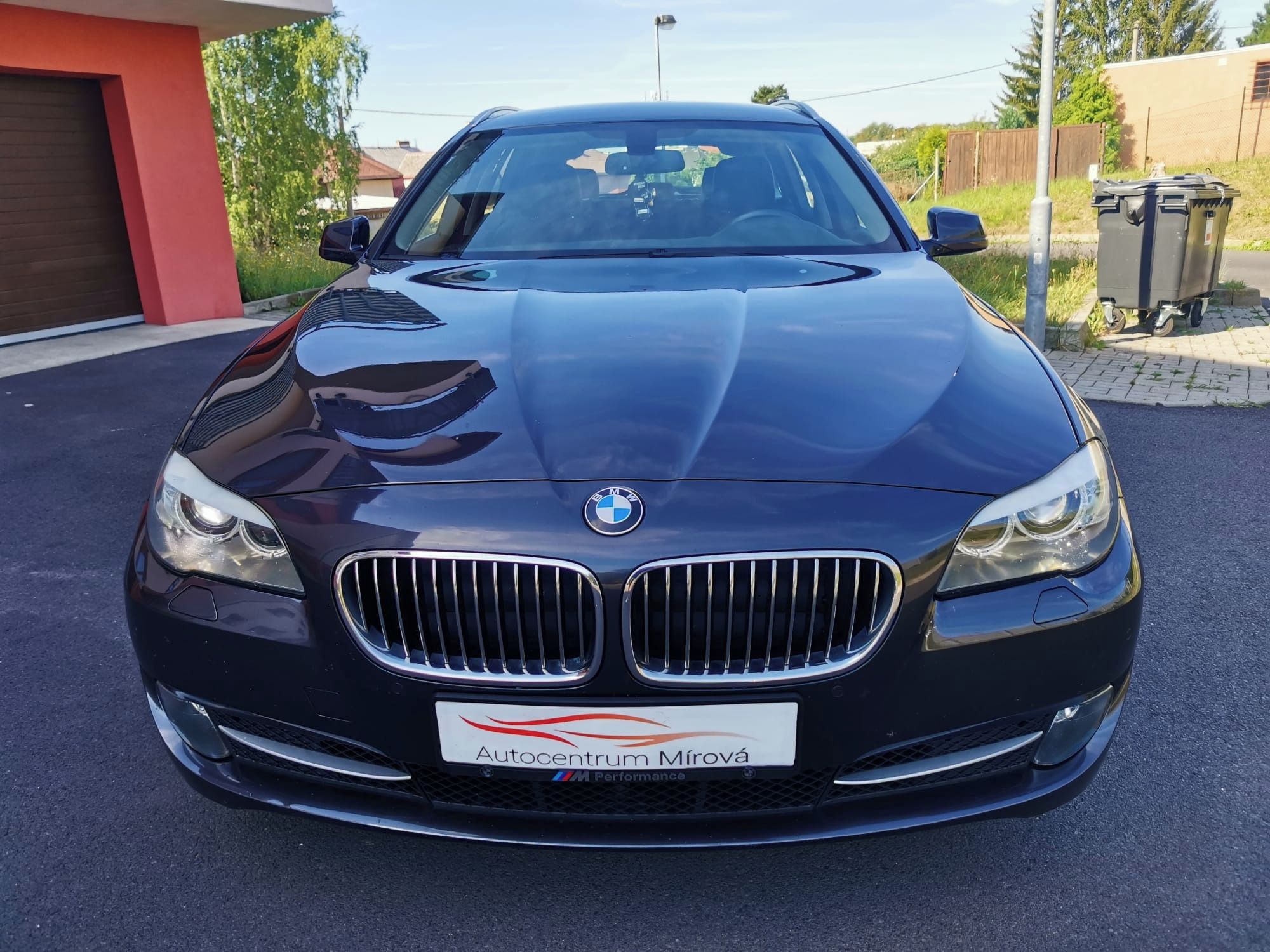 BMW Řada 5, 93 tis km ,plný servis 4x4 - fotka 4