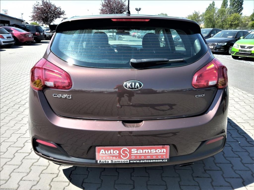 Kia Cee´d, 1,4 CRDi 66kW * KLIMA* ESP * - fotka 6