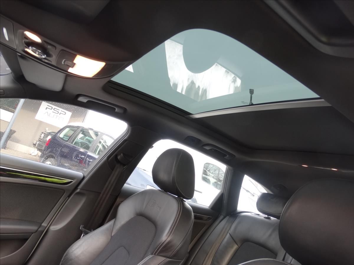 Audi A4, 2,0TDI 125KW S-Line PANO XENON - fotka 4